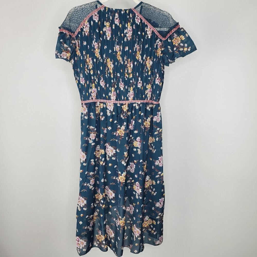 Nwt Chelsea28 Green Branching Lilies Flutter Sleeve Pleated Detail Flora — image 8 of 8